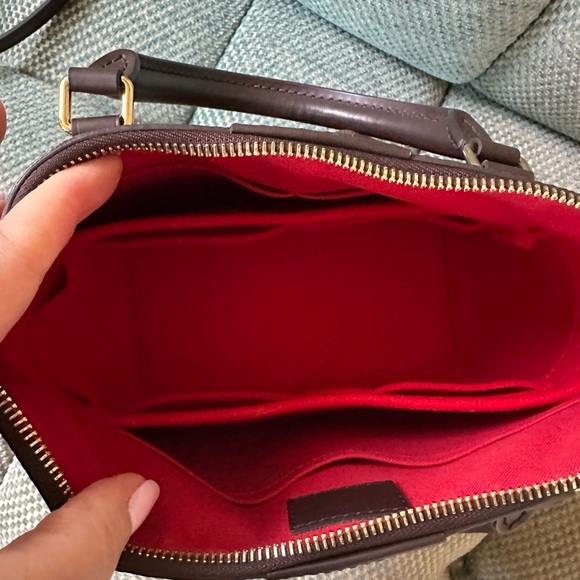 HOST PICK🔥🔥🔥Authentic Louis Vuitton box, dust bag included - Picture 4 of 11